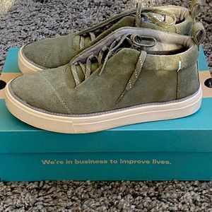 Toms Womens  Sz 7.5 “Dusky Gray” Green Suede “Riley” Shoes Sneaker Lace Ups Sage